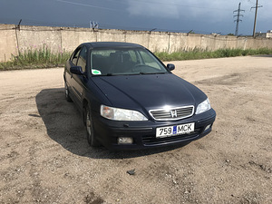 Honda Accord 1999 (2 foto / 11)