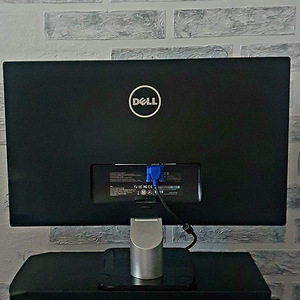 Delli monitor (2 foto / 2)