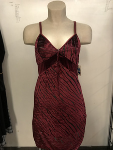 Naiste öösärgid 100% Polyester, erinevad värvid, UUS (2 foto / 2)