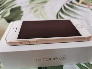 Apple iPhone SE 64 GB 2016 (5 foto / 10)