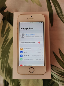 Apple iPhone SE 64 GB 2016 (10 foto / 10)