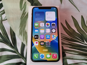 Apple iPhone XS 256 ГБ (9 фото из 10)