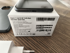 Xiaomi 11 Lite 5G NE 8GB 128GB Truffle Black + laadija (5 foto / 10)
