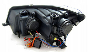VW Tourani esituled (4 foto / 4)