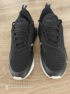 Nike Air 270 (2 foto / 4)