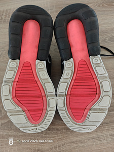 Nike Air 270 (3 foto / 4)