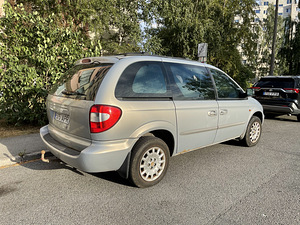 Chrysler voyager (7 фото из 11)