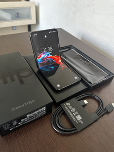 Samsung Galaxy Flip 4 128GB black UUS (1 foto / 8)