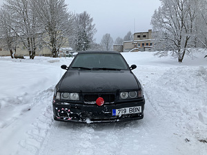 BMW 325i 141kw (4 foto / 12)