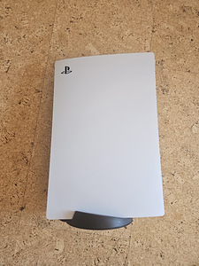 PlayStation 5 konsool (3 foto / 3)