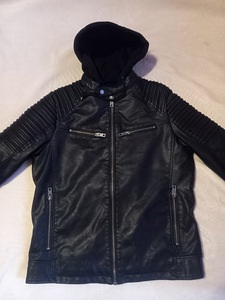 Новые куртки (3 фото из 4)