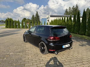 Volkswagen golf 6 GTI (3 foto / 6)