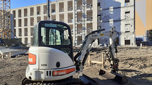 RENT Ekskavaatori laaduri Bobcat Konteiner. Prügi äravedu (3 foto / 9)