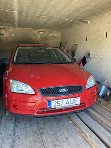 Ford Focus 1.6 74kW (1 foto / 8)