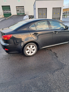Lexus IS 220d (6 фото из 12)