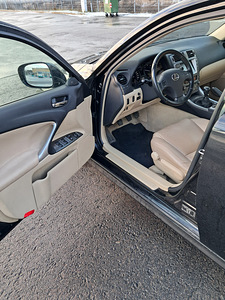 Lexus IS 220d (1 фото из 12)