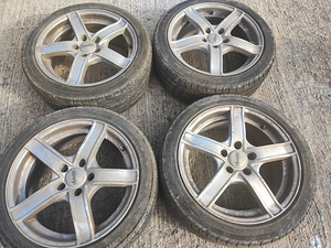 Toyota Avensis valuveljed+ rehvid (4 foto / 10)