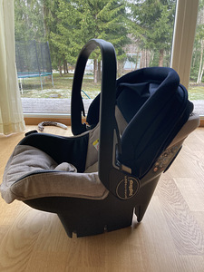 Turvahäll koos isofix kinnitusega (2 foto / 4)