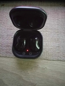 Samsung Galaxy Buds Live (2 foto / 3)