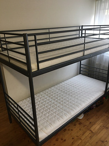 Продам кровать SVÄRTA 2-ярус. 90x200 см с матрацами (2 фото из 5)