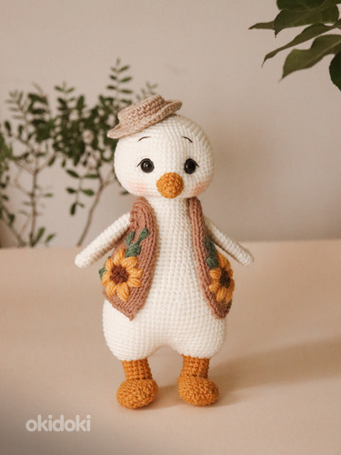 Продам вязаную игрушку Гусь