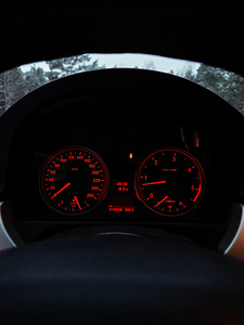Продается BMW 325d 145кВт E90 M-пакет, механика (11 фото из 11)