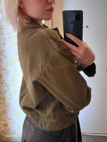 Курточка женская ZARA цвета хаки, в отличном состоянии (фото #2)