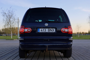 VOLKSWAGEN SHARAN 2.0 103kW Manuaal (6 foto / 14)