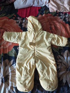 Желтый комбинезон (2 фото из 4)