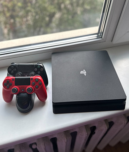 PS4 PlayStation 4 Slim 500GB + 2 original controllers (1 foto / 1)