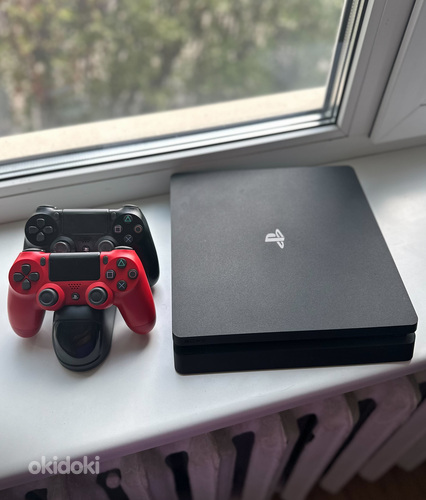PS4 PlayStation 4 Slim 500GB + 2 оригинальных контроллера