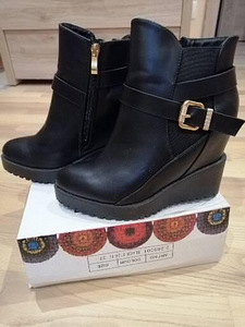 Женская одежда (6 фото из 10)