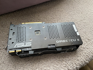 ASUS Radeon R9 280X 3GB (9 foto / 9)
