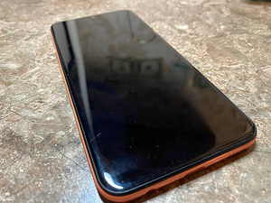 Samsung Galaxy A20e 3/32GB Coral Orange (1 foto / 3)