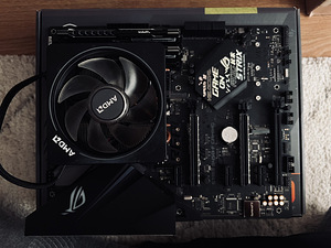 Komplekt AMD Ryzen 7 3700X + RTX 4070 + ROG Strix B450-F (4 foto / 6)
