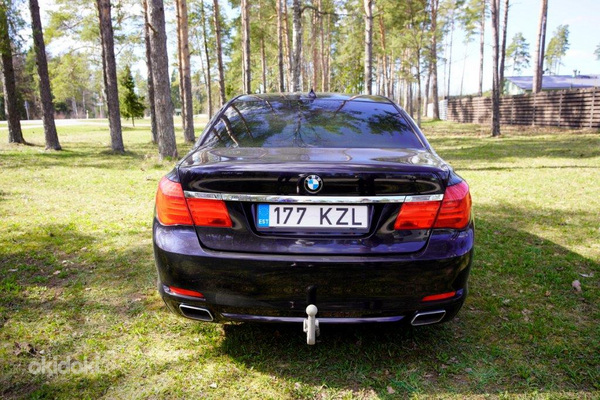BMW 740 Individual XDRIVE 3.0 225 кВт (фото #2)