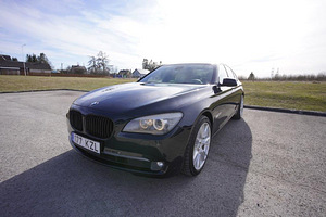 BMW 740 Individual XDRIVE 3.0 225kW (4 foto / 15)