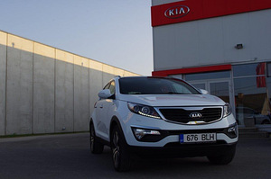 Kia Sportage 2.0 135kW (2 foto / 11)