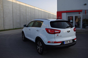 Kia Sportage 2.0 135kW (3 foto / 11)