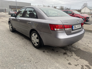 Hyundai Sonata 2.2 diisel (6 foto / 9)