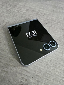Samsung Galaxy Z Flip6 5G 256GB (1 foto / 4)