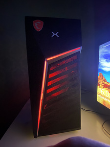 Mänguarvuti ja Monitor (2 foto / 5)