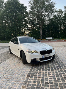 BMW f10 (1 foto / 8)