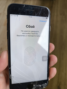 iPhone SE 2020 128gb (6 фото из 7)