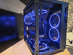 Мощный игровой настольный компьютер с процессором Ryzen 7 78 (3 фото из 5)