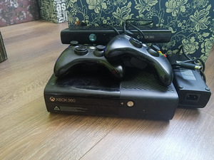 Xbox360 + 32 игры (2 фото из 2)