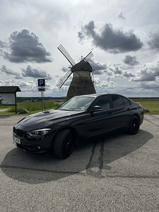 BMW 320d xDrive Advantage (4 foto / 7)