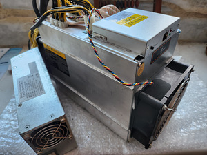 Antminer D3 19.3 GH/s X11 ASIC Dash Miner (3 foto / 3)