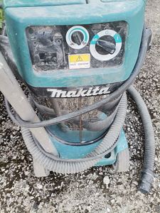 Makita vc 3210 (2 foto / 3)