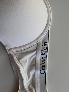 Белый бюстгальтер CALVIN KLEIN (2 фото из 7)
